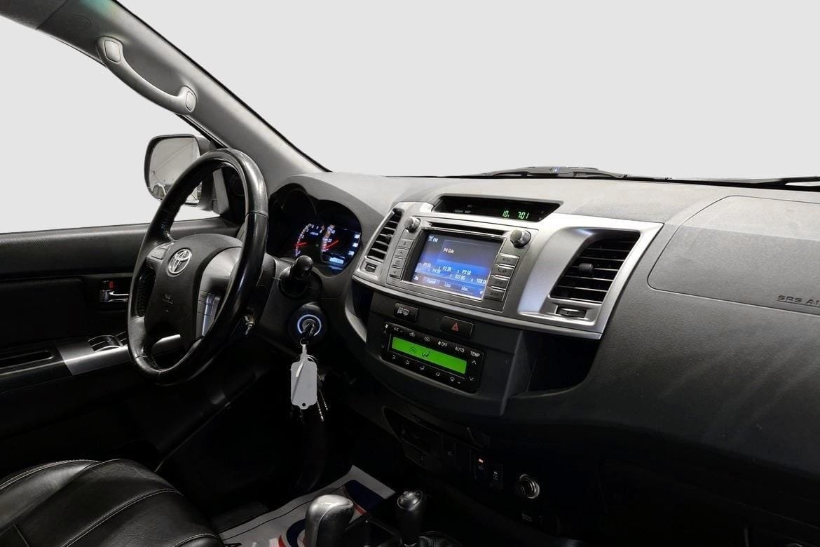 Toyota HiLux D-CAB 3.0 AUT D-4D 4WD SR+ 2015, kuva 6/10