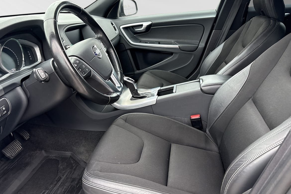Volvo V60 D3 Classic Momentum 2018, photo 7/10