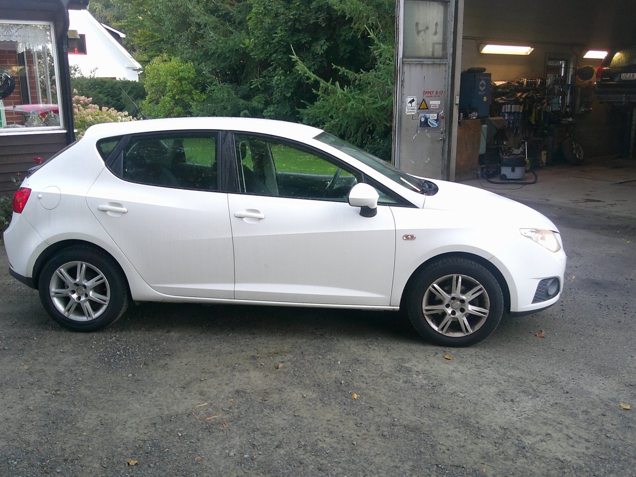Seat Ibiza 5-dörrar 1.4 16v Style Euro 4 2010, bild 2/3