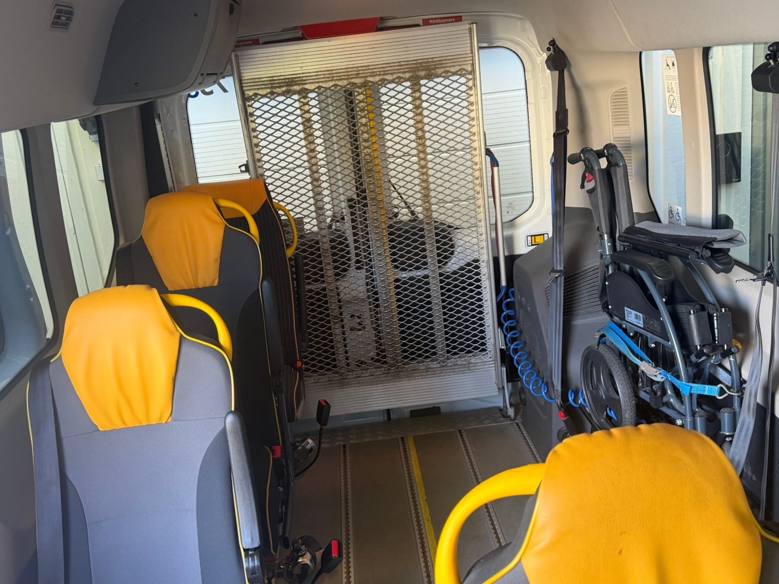 Ford Transit färdtjänstbuss 2023, bild 4/5
