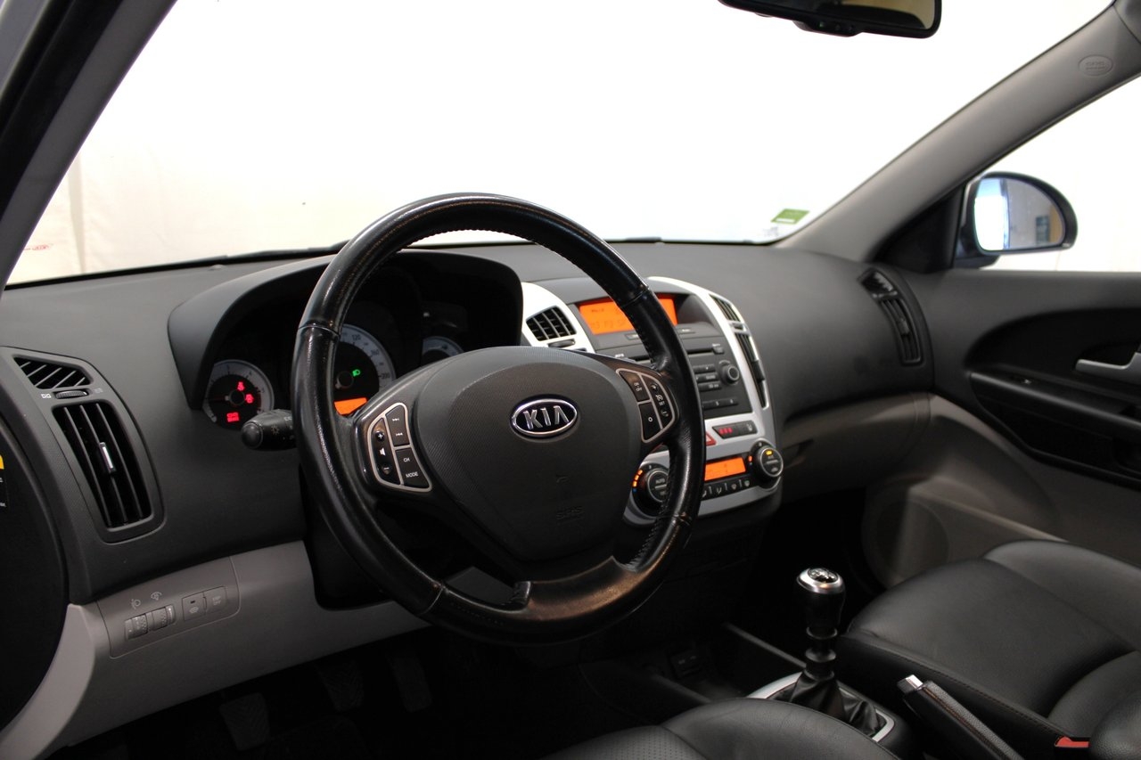 Kia Ceed Kombi 1.6 CRDi EX 2009, bild 7/10