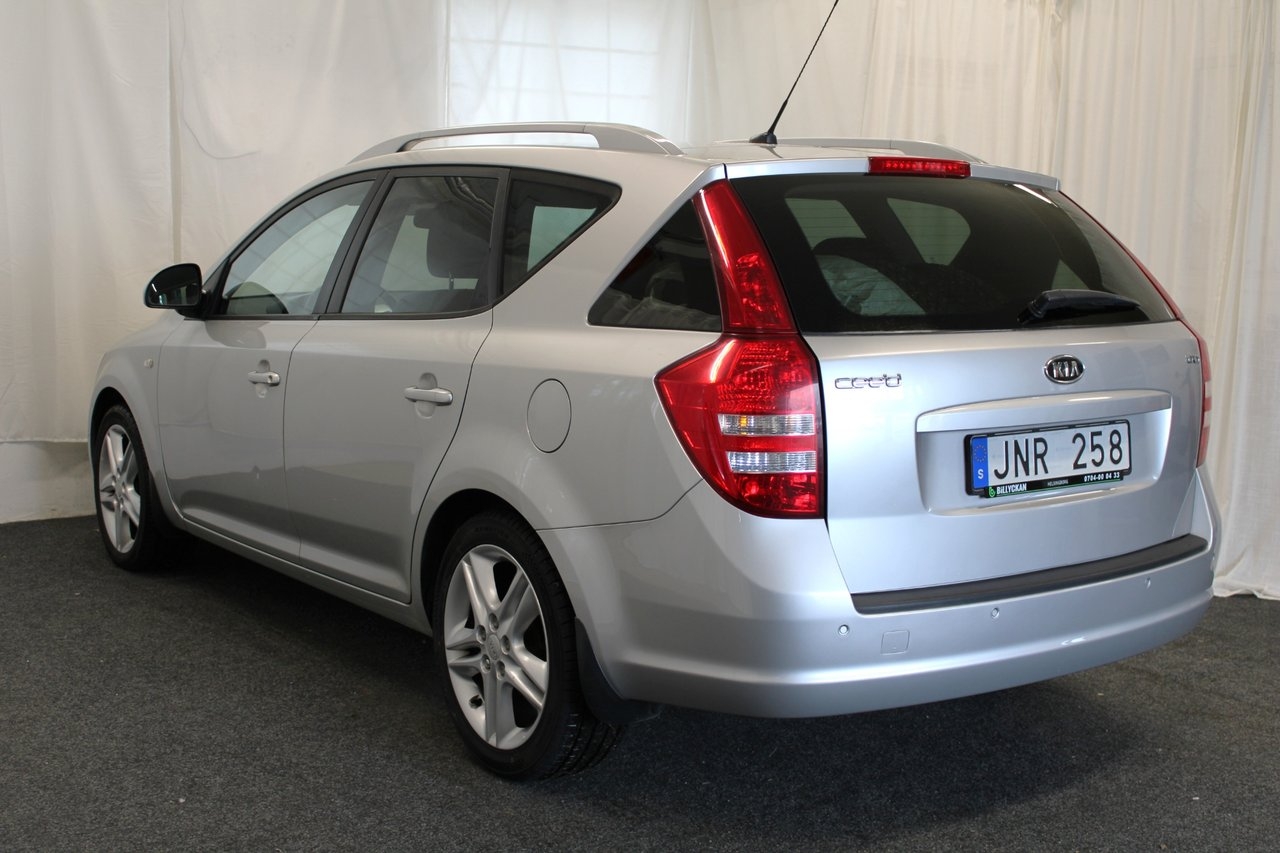 Kia Ceed Kombi 1.6 CRDi EX 2009, bild 5/10