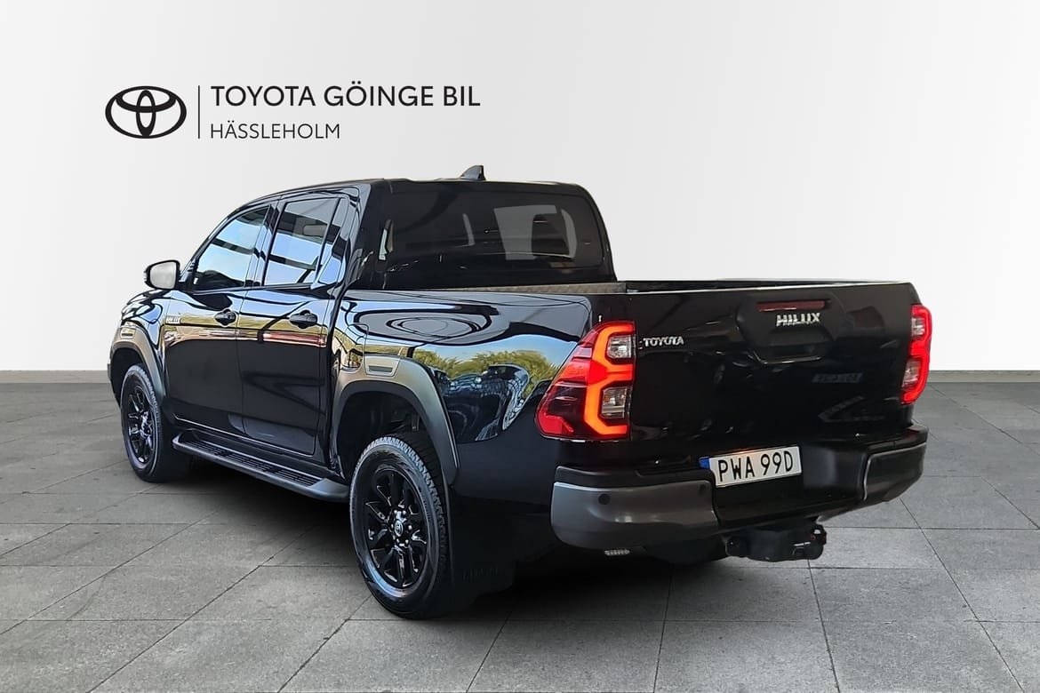 Toyota HiLux D-CAB 2,8 D-4D 2025, photo 2/10