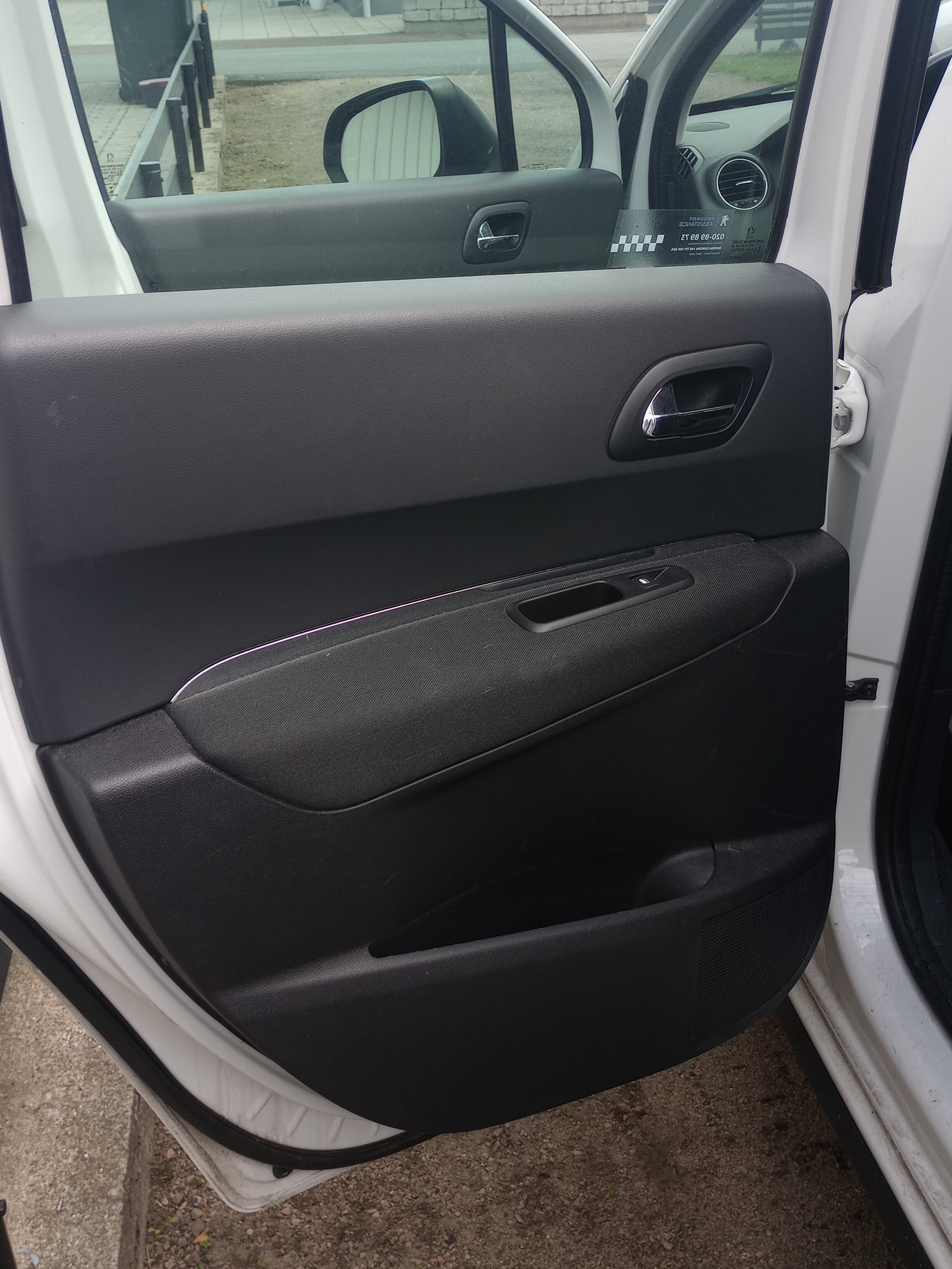 Peugeot 3008 1.2 e-THP Manuell 2015, kuva 6/7