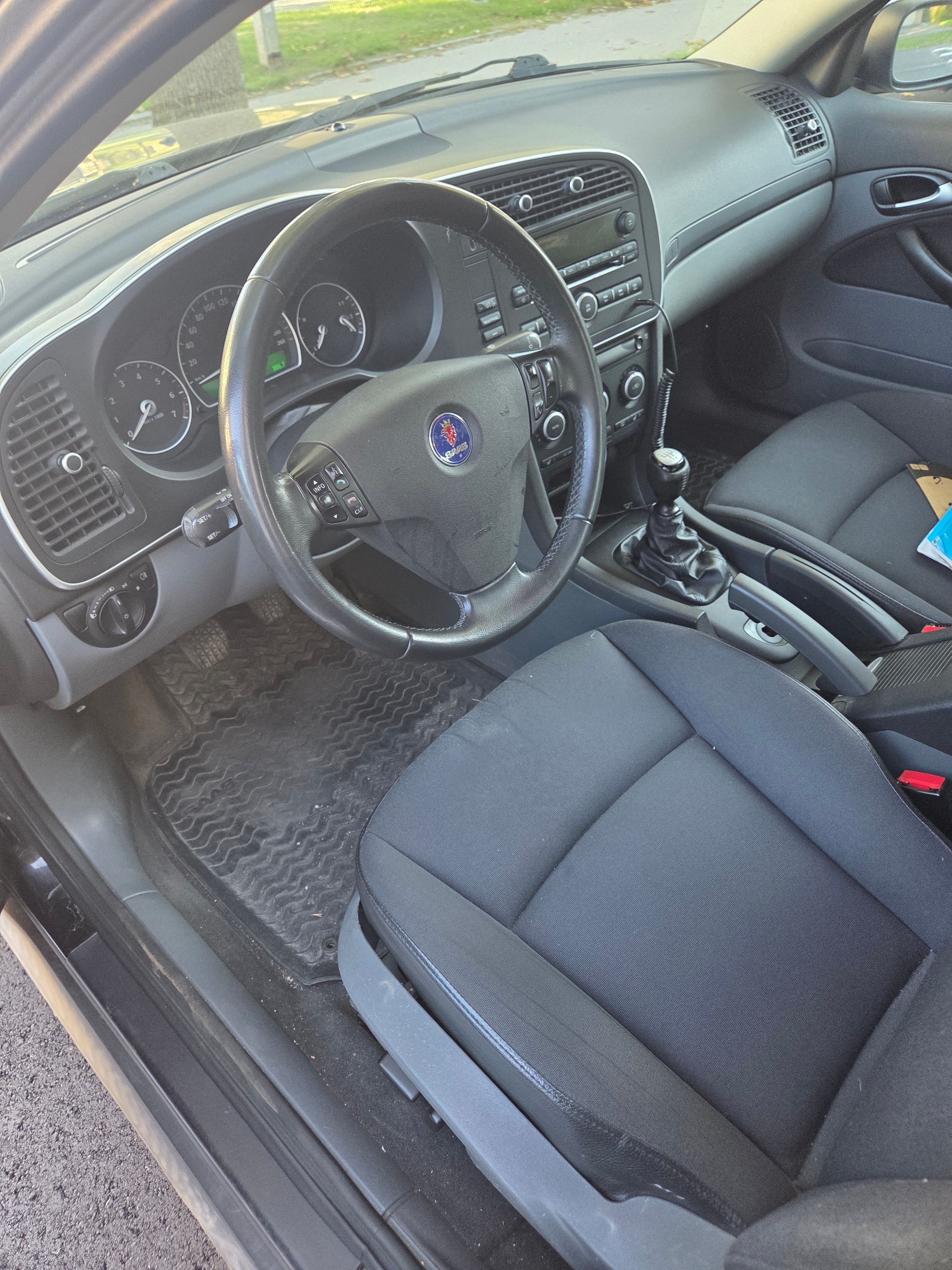Saab 9-3 SportSedan 1.8 Manuell 2007, bild 2/7