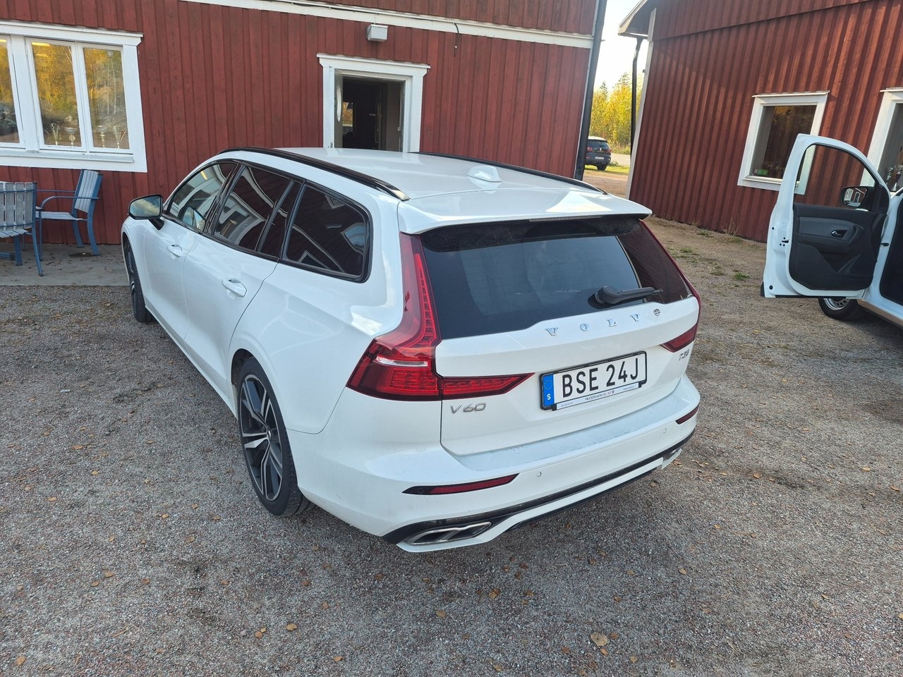 Volvo V60 T5 Geartronic R-Design Euro 6 2020, bild 2/5