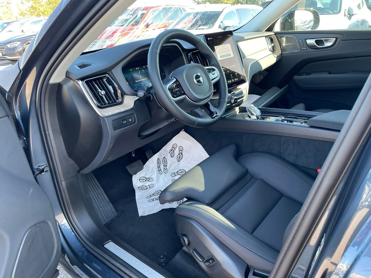 Volvo XC60 T6 Recharge Plus Dark plug in 2026, bild 5/5