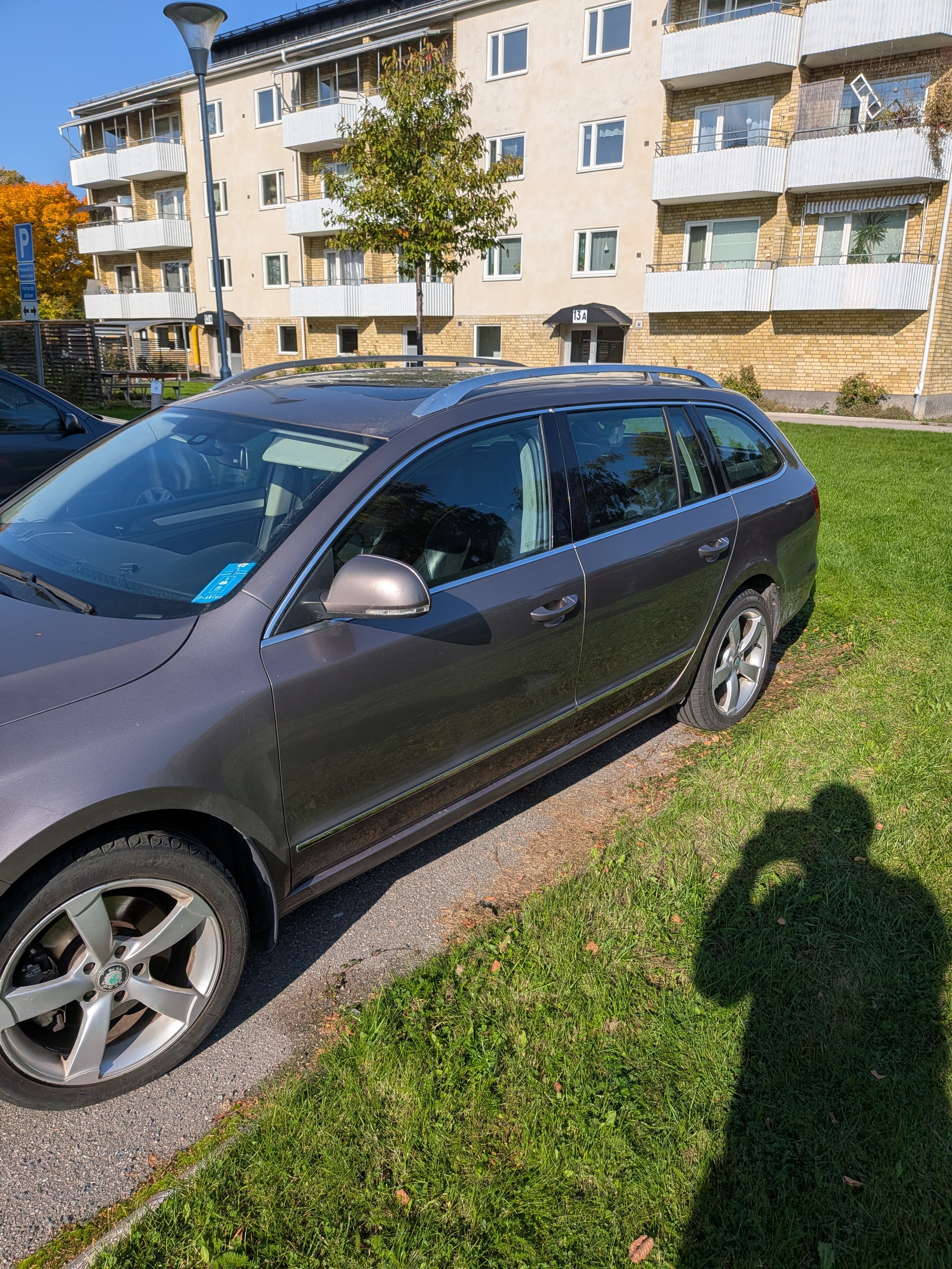 Skoda Superb 2011, kuva 2/10