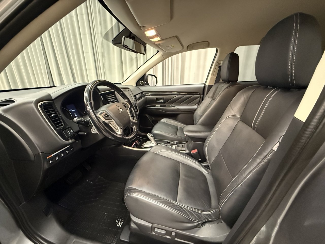 Mitsubishi Outlander 2018, bild 7/10