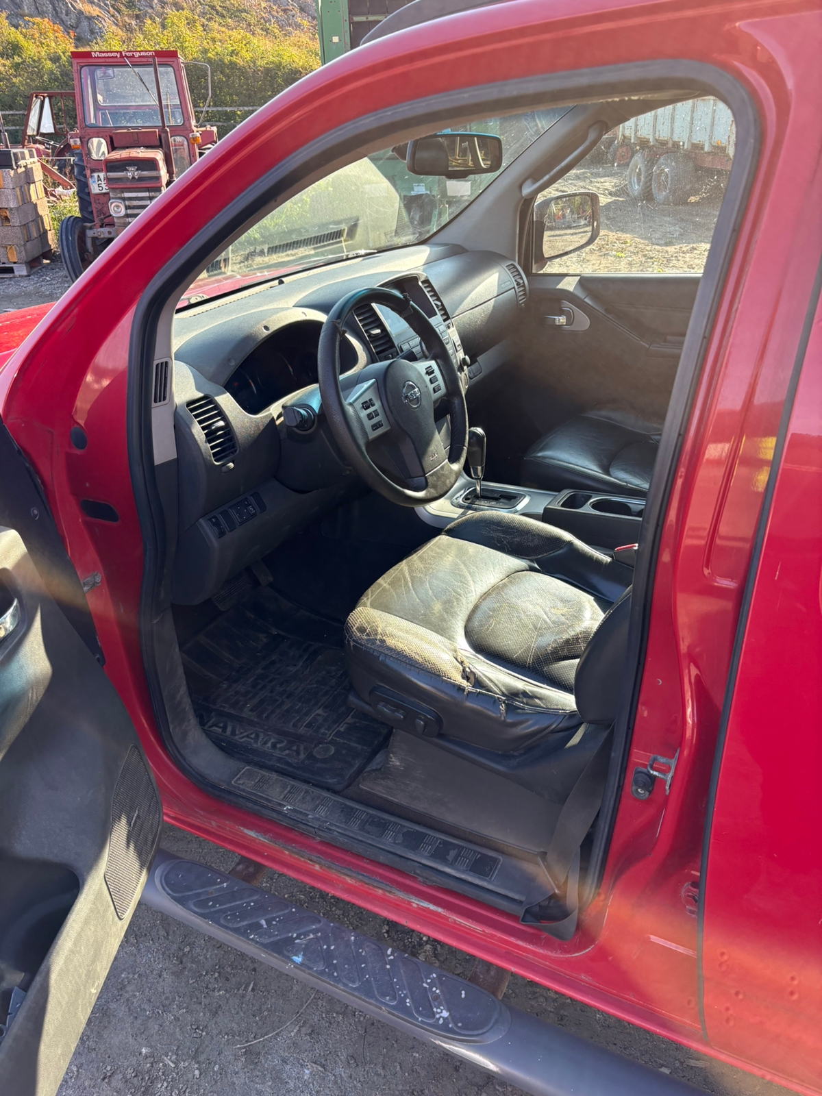 Nissan Navara 2012, bild 4/5