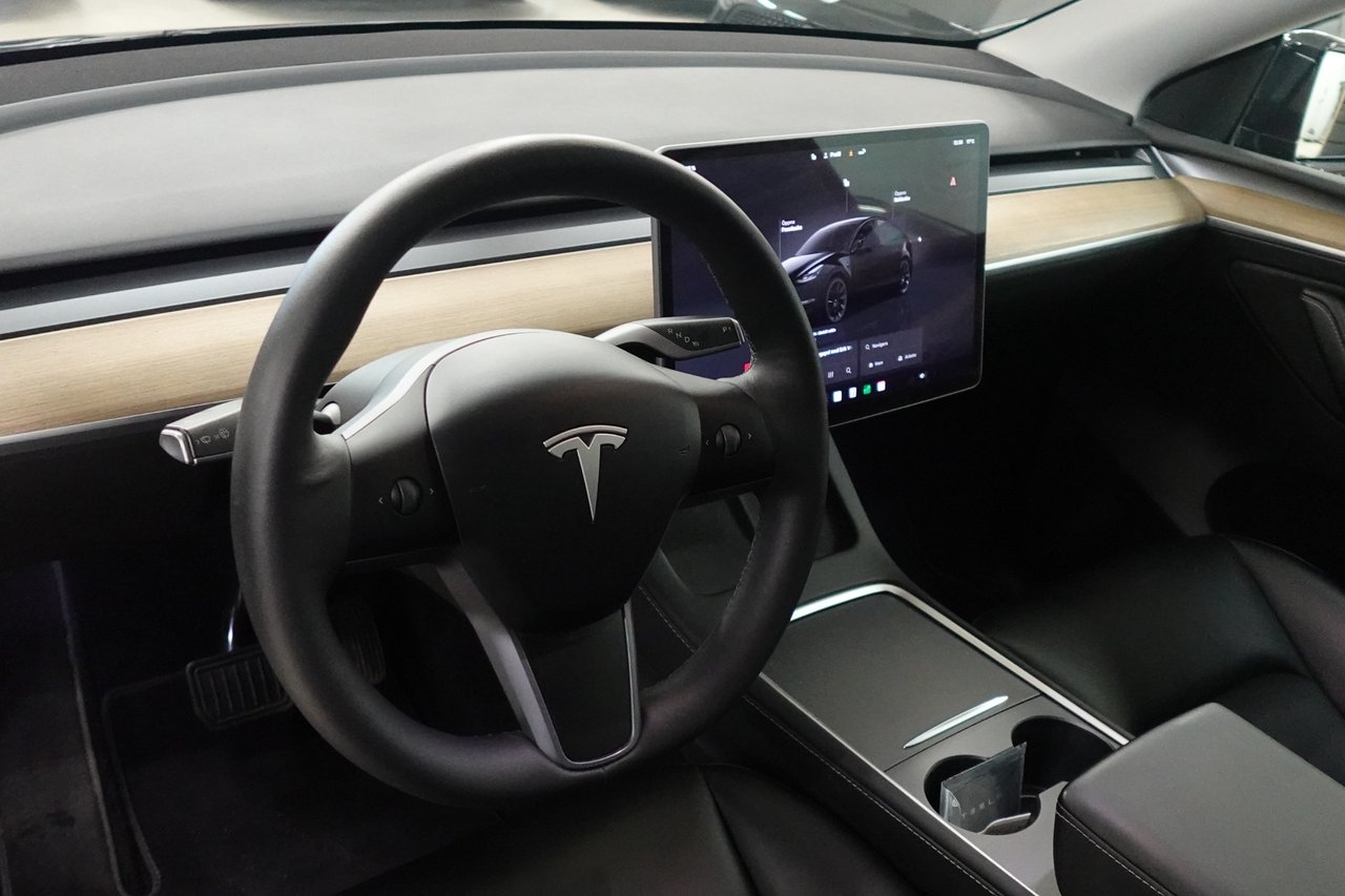 Tesla Model Y 2023, kuva 6/10