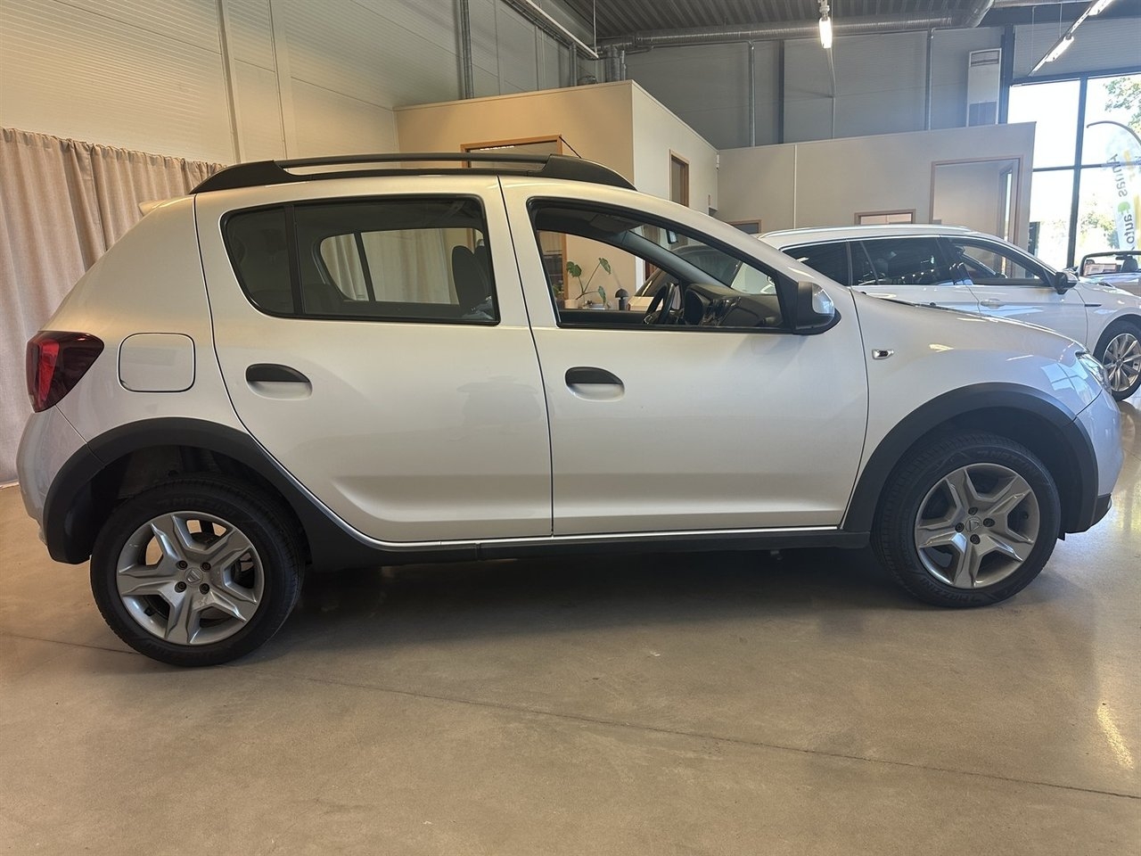 Dacia Sandero Stepway 2017, bild 2/10