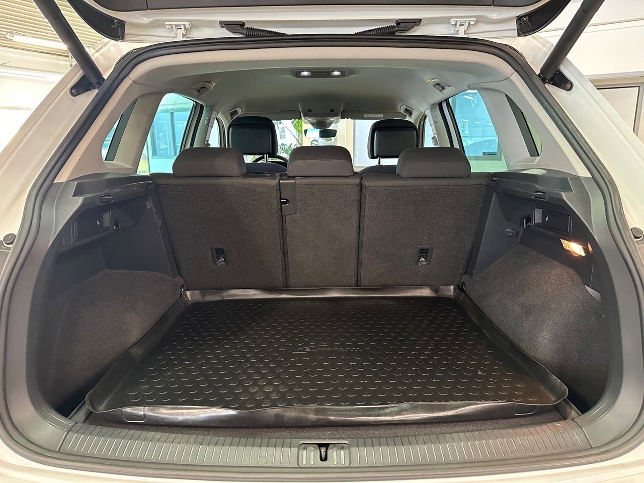 Volkswagen Tiguan 2017, bild 6/10
