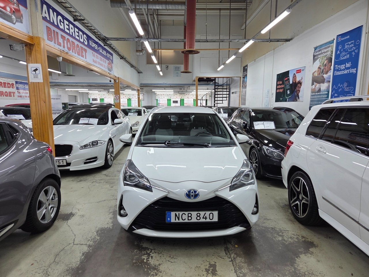 Toyota Yaris Hybrid e-CVT Active Euro 6 2018, bild 4/17