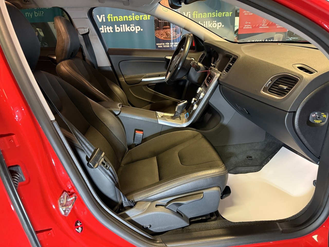 Volvo V60 D5 (163hk) Twin Engine AWD 2017, bild 7/10