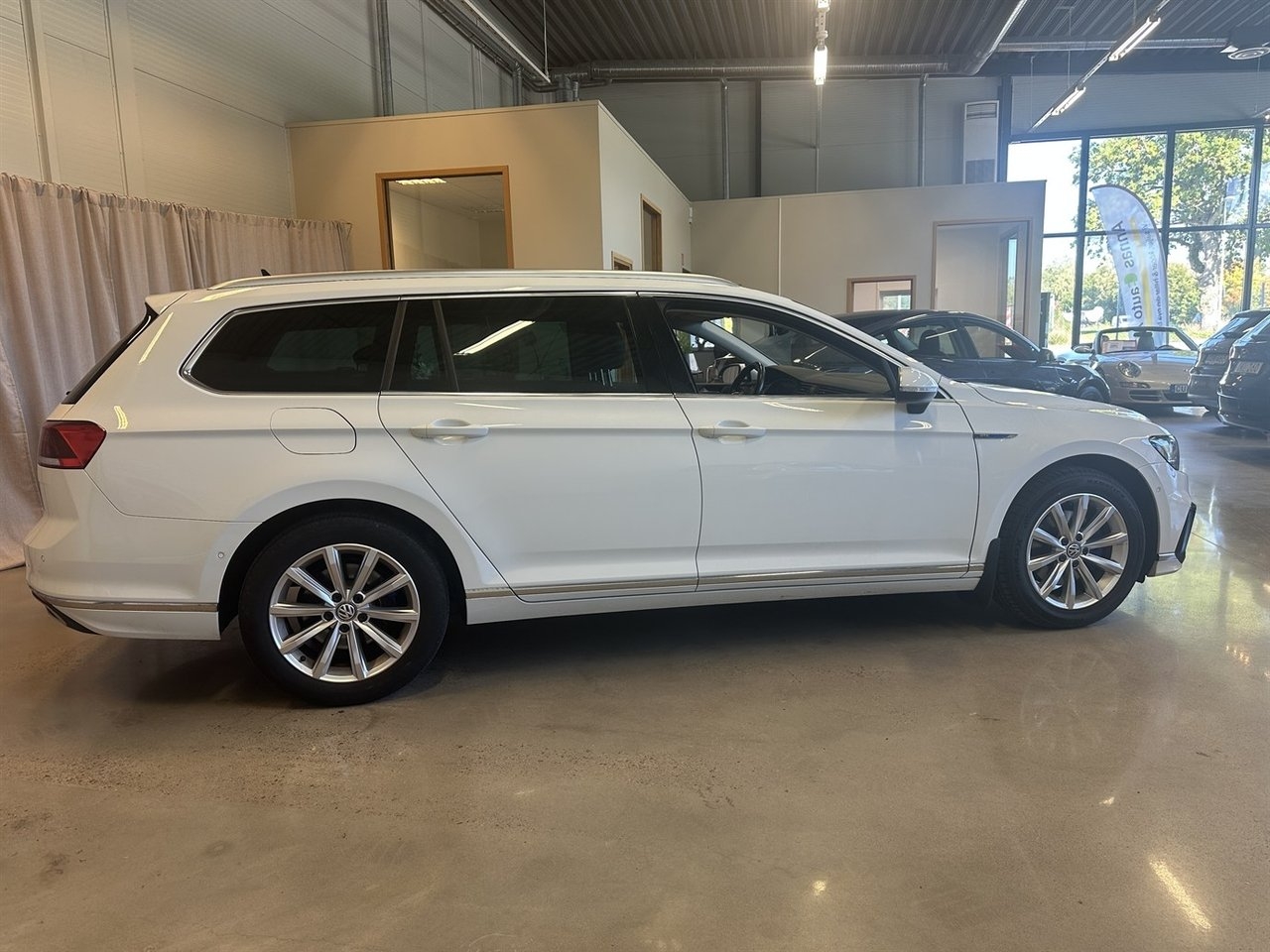 Volkswagen Passat 2020, bild 2/10