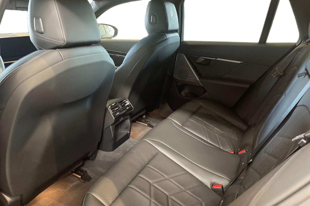 BMW 530 e xDrive Touring 2025, bild 7/10