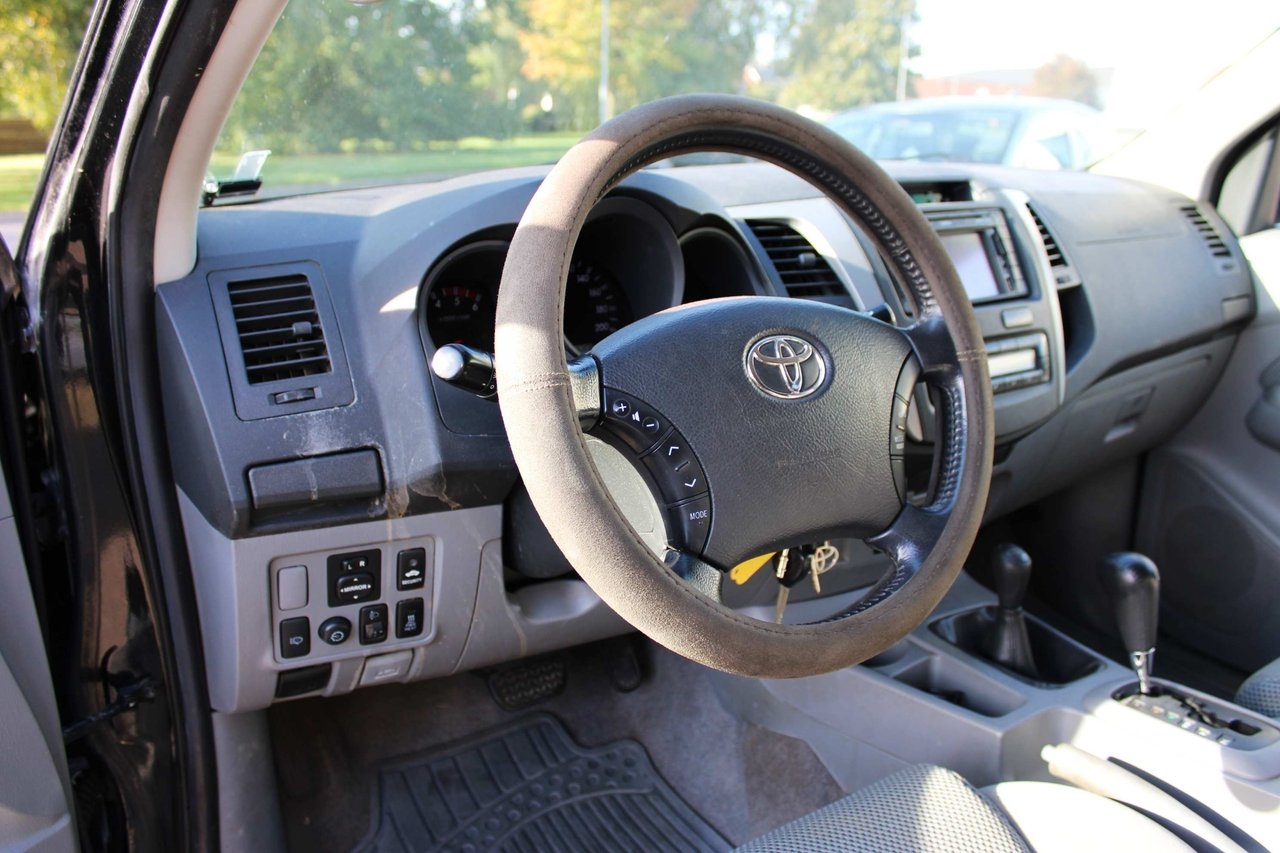Toyota HiLux 2011, photo 4/7
