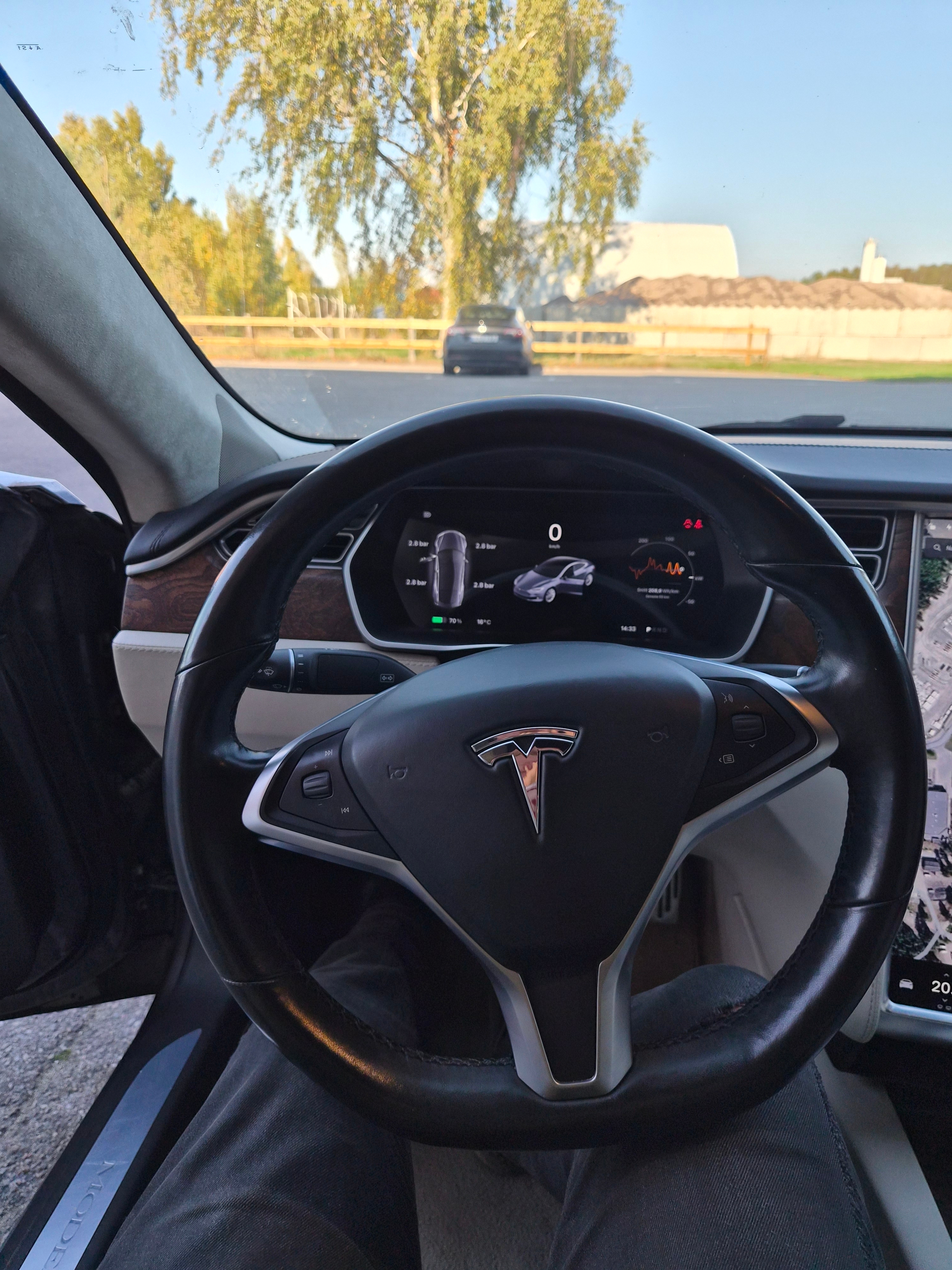 Tesla Model S 75D 2017, bild 4/6