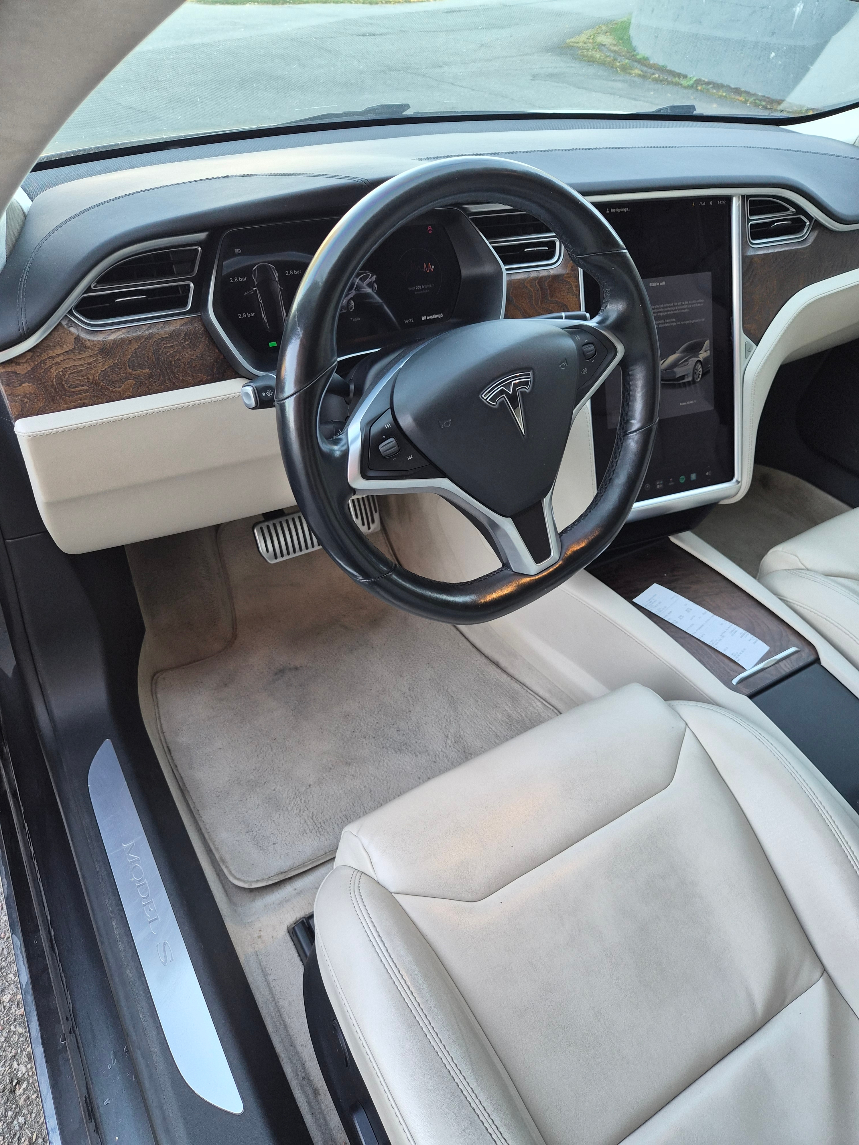 Tesla Model S 75D 2017, bild 2/6