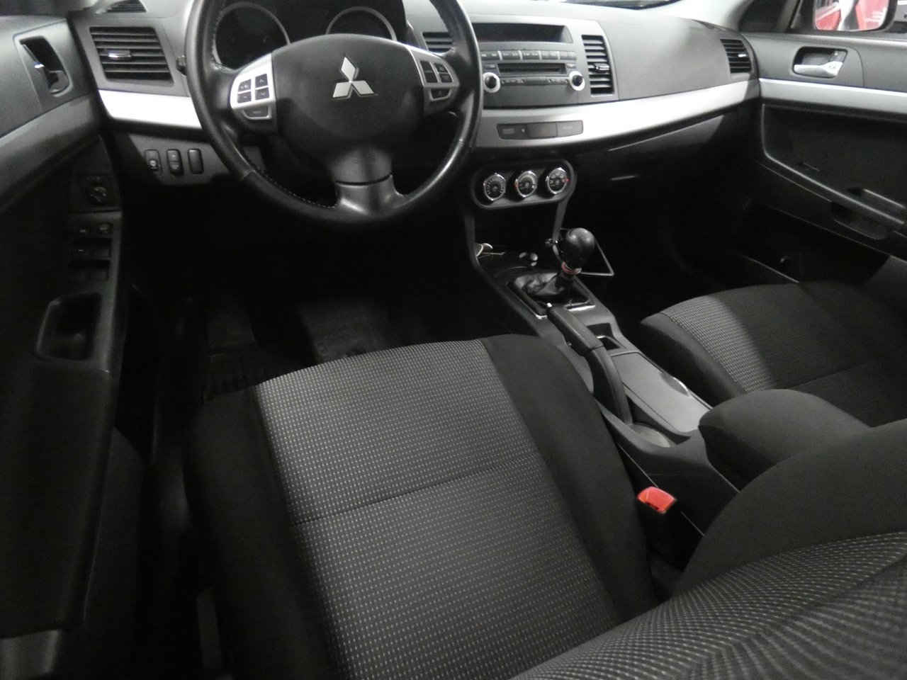 Mitsubishi Lancer 2011, bild 7/10