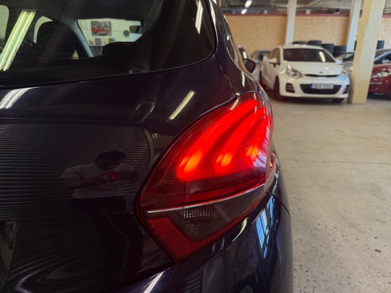 Peugeot 208 1.0 PureTech 2015, bild 3/10