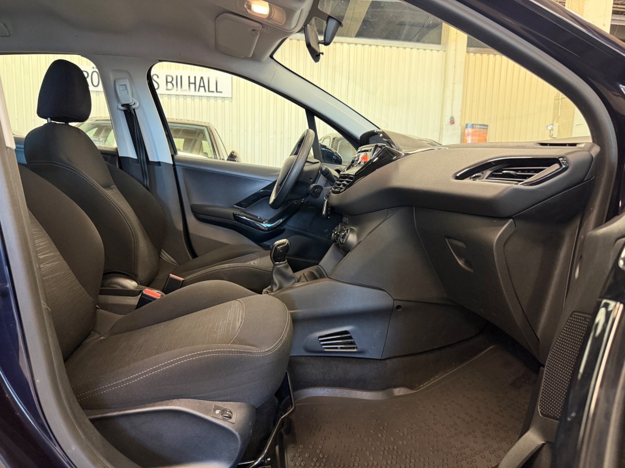 Peugeot 208 1.0 PureTech 2015, bild 6/10