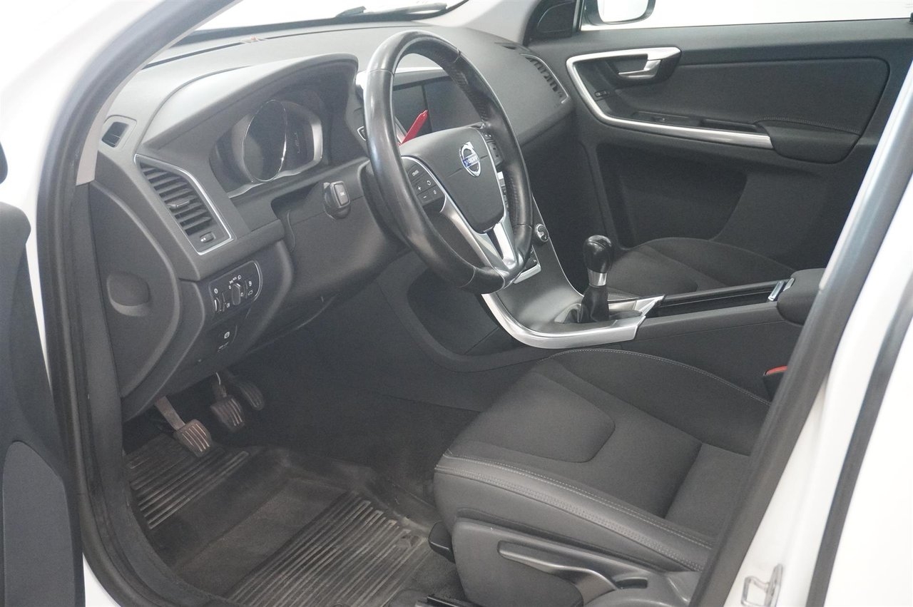 Volvo XC60 D4 AWD Momentum Pro 2014, bild 2/10