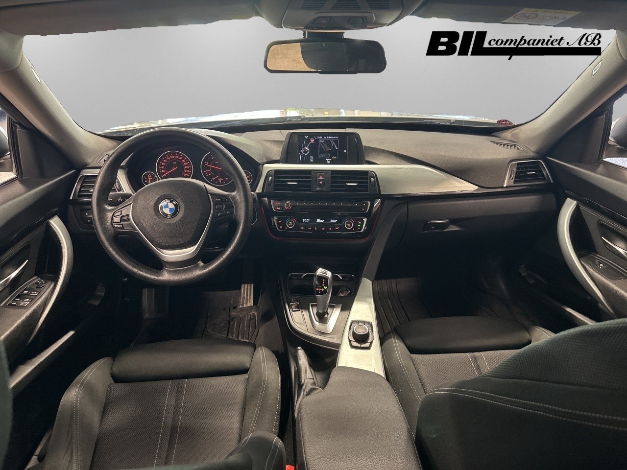 BMW 320 2017, bild 7/10