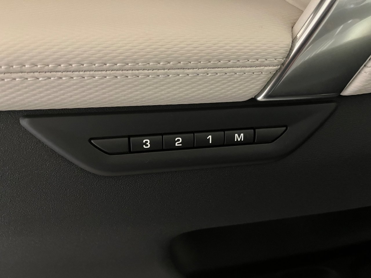 Land Rover Discovery Sport 2025, photo 7/10