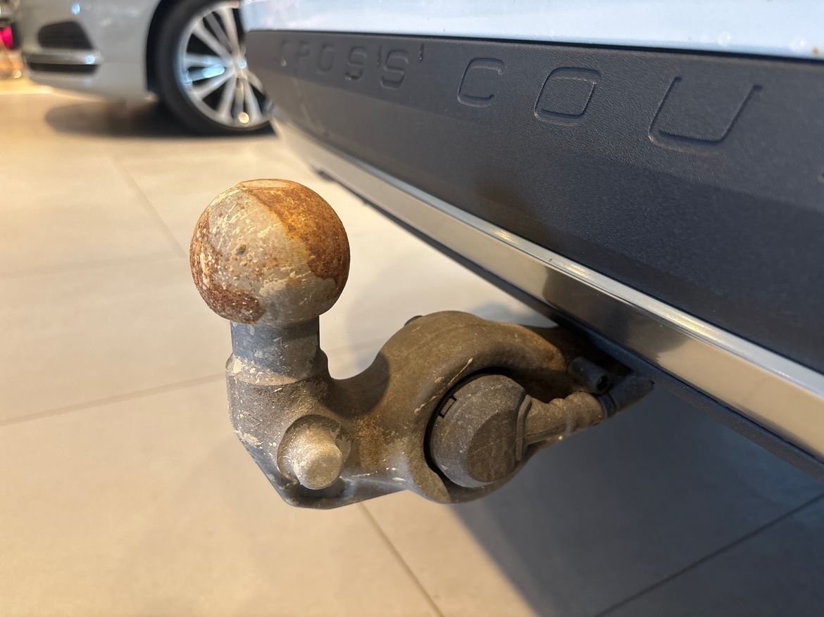 Volvo V60 Cross Country 2024, photo 2/3