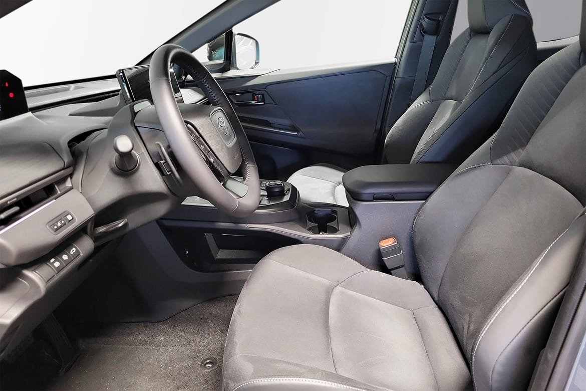 Toyota C-HR+ 77 kWh AWD Executive 2026, bild 6/10