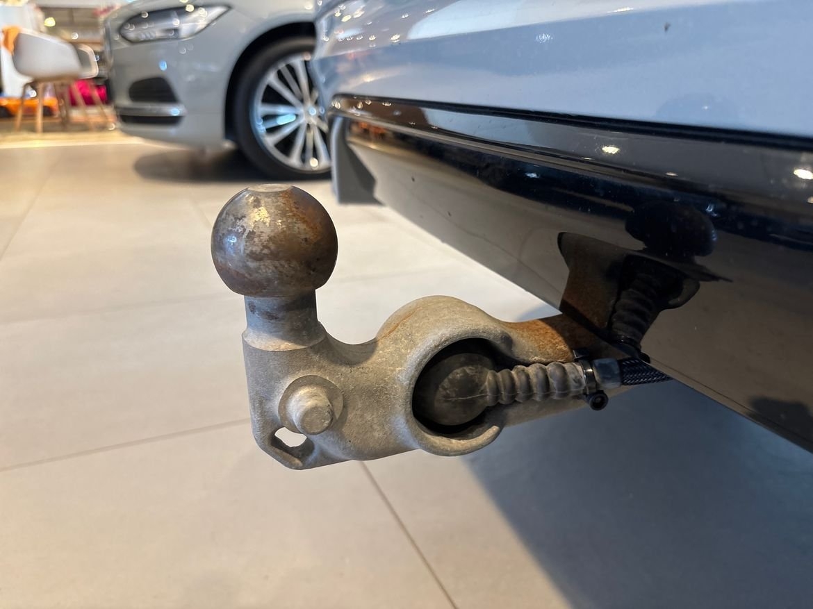 Volvo XC60 Recharge T6 Plus Dark Edition 2024, bild 2/3