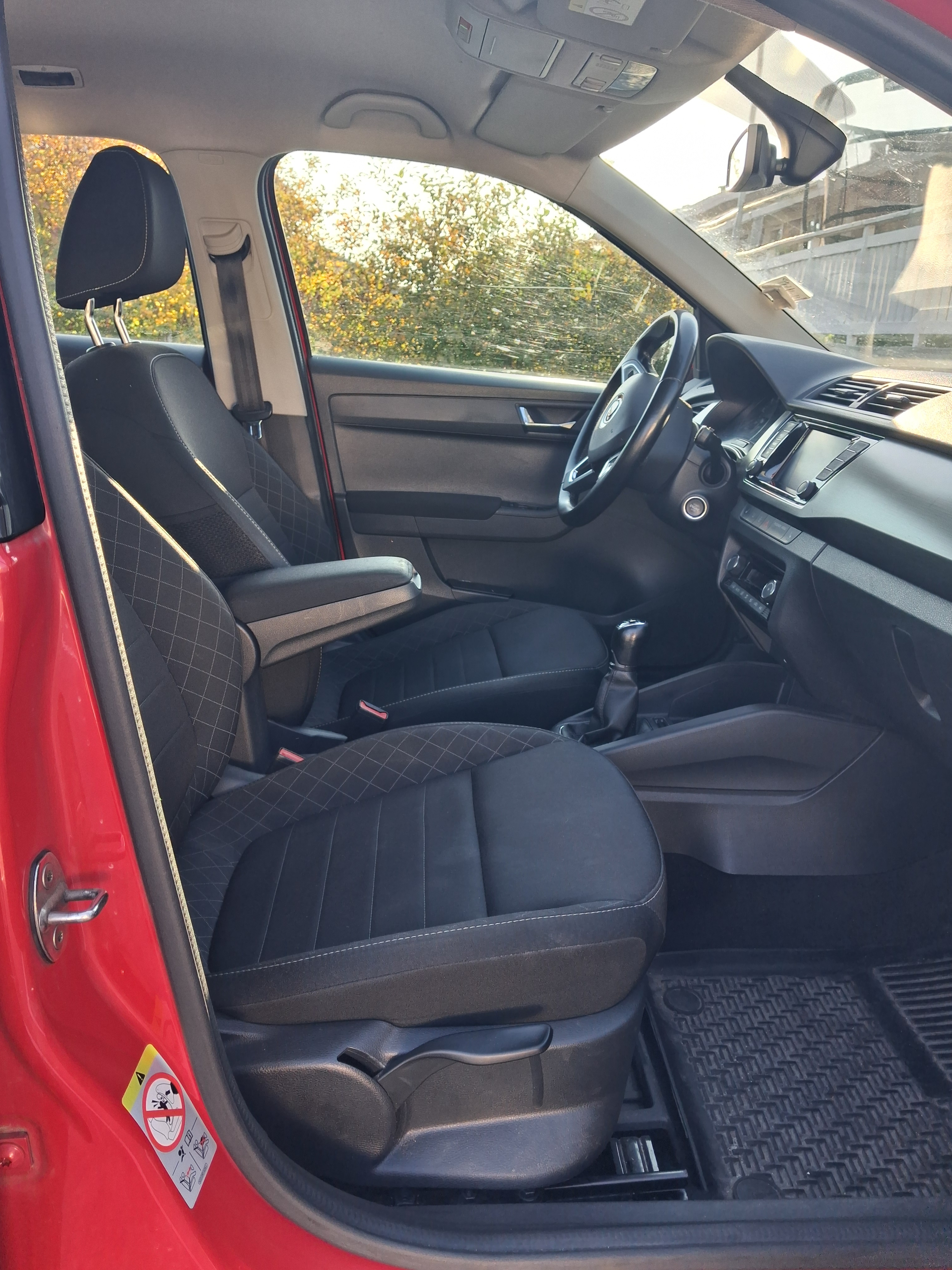 Skoda Fabia Kombi 1.0 TSI Manuell 2018, bild 3/6