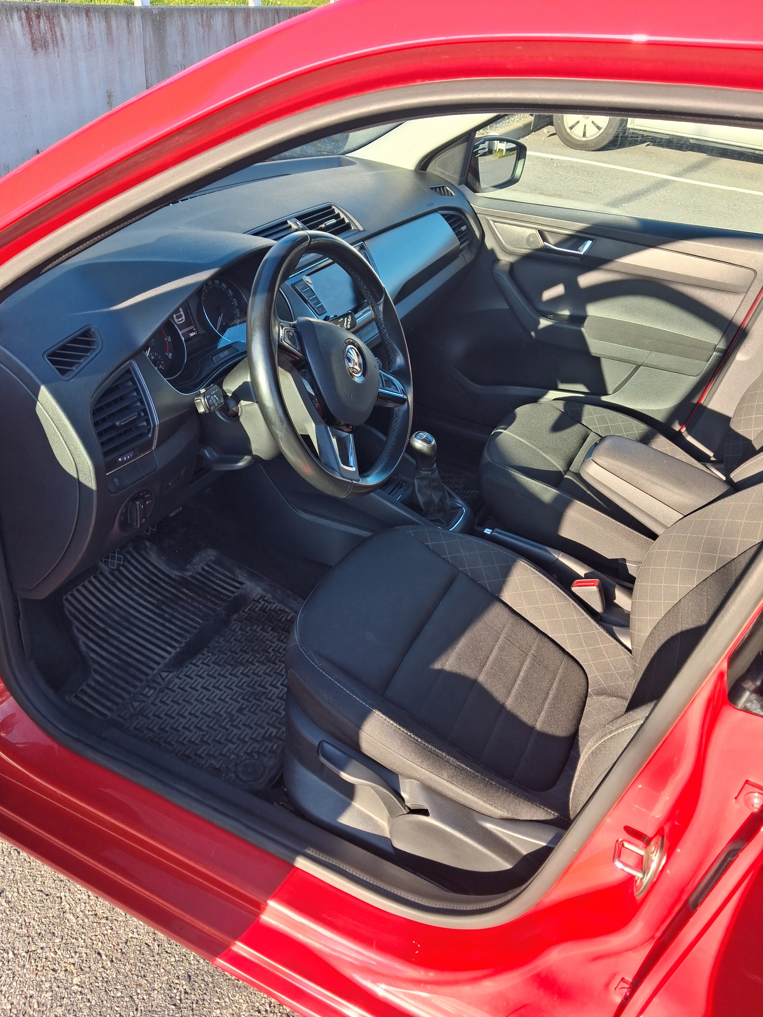 Skoda Fabia Kombi 1.0 TSI Manuell 2018, bild 4/6