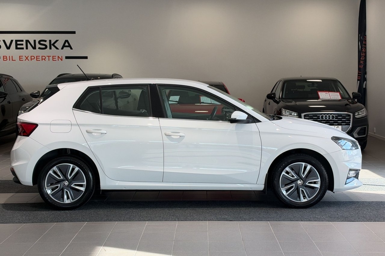 Skoda Fabia 2023, bild 2/10