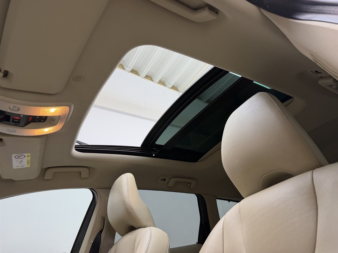 Volvo XC60 2017, photo 5/10