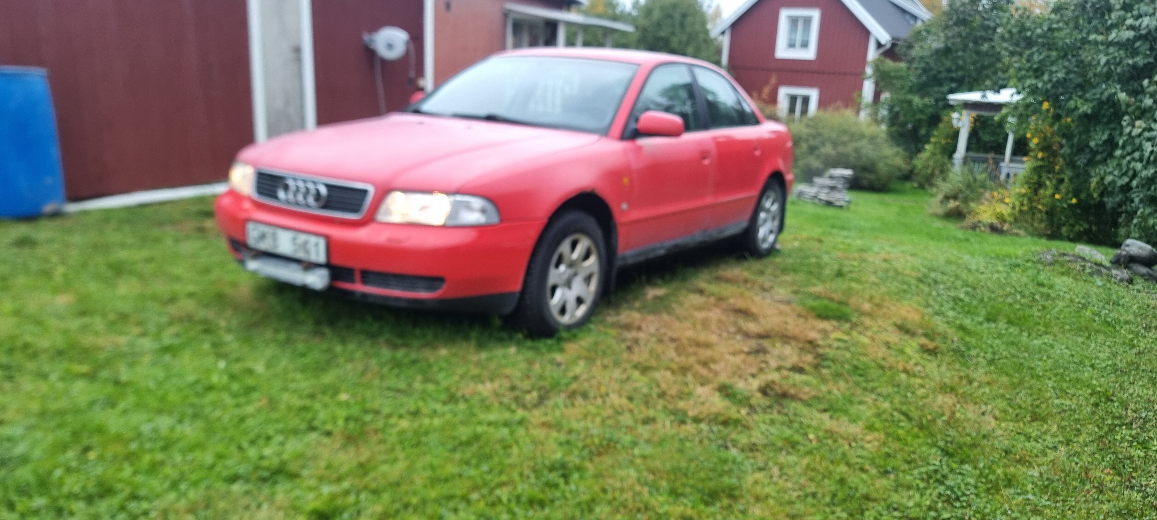 Audi A4 Sedan 1.6 Manuell 1997, bild 2/10