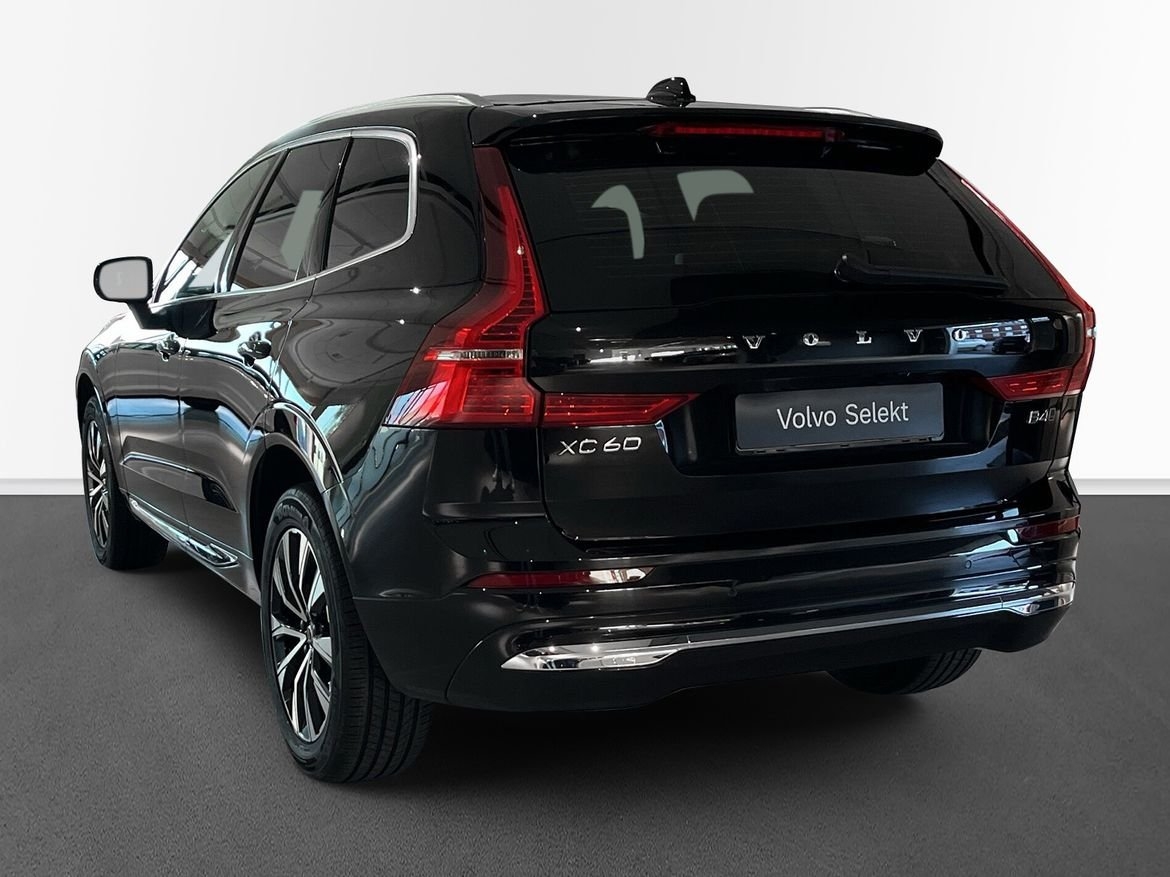 Volvo XC60 B4 AWD Diesel Plus Bright 2023, bild 2/16