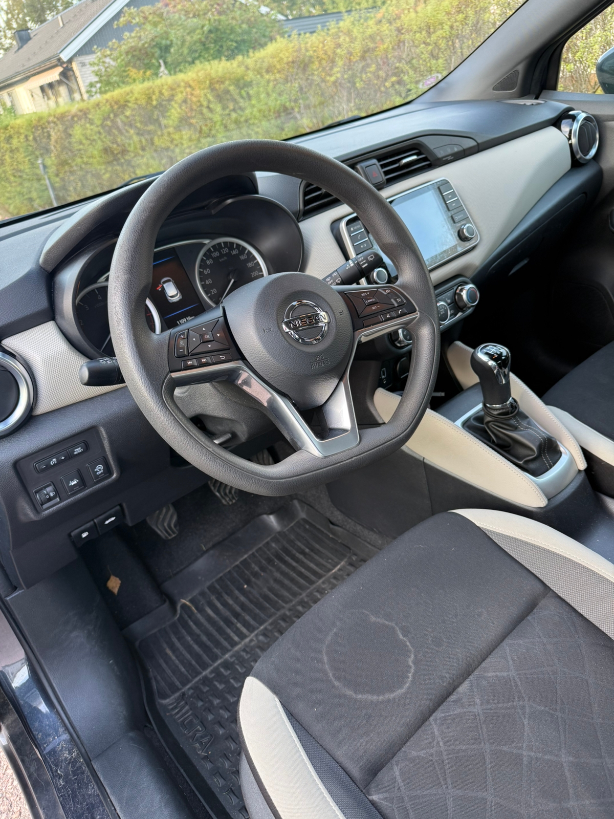 Nissan Micra 0.9 IG-T Manuell 2019, bild 3/4