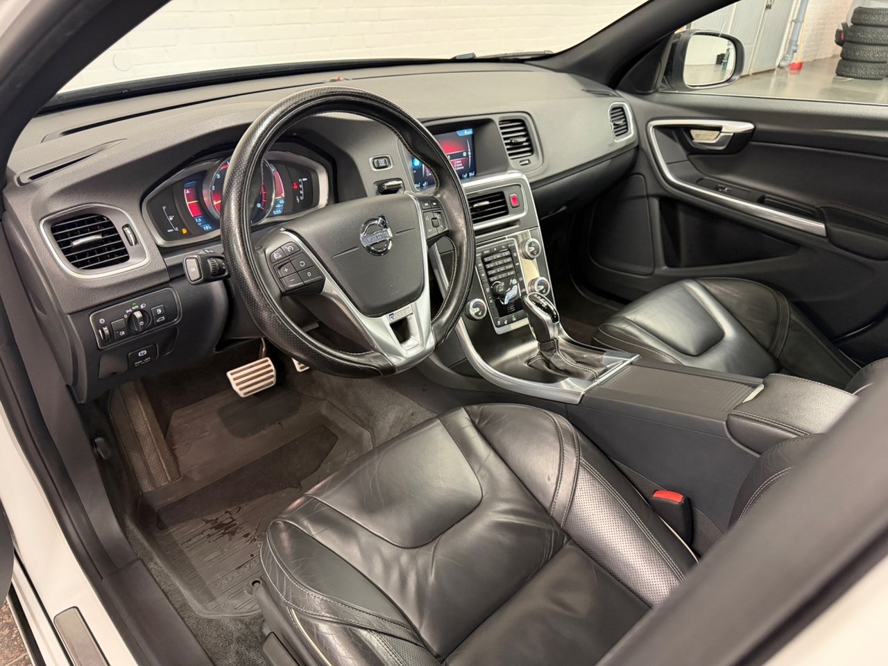 Volvo S60 2015, photo 5/10
