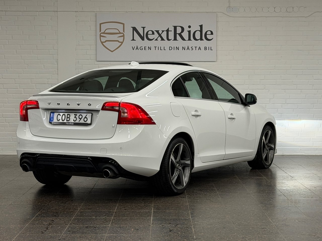 Volvo S60 2015, photo 4/10