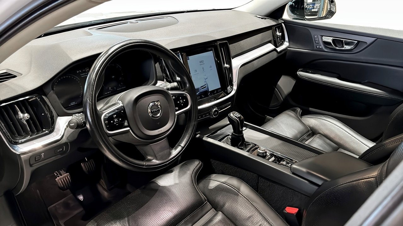 Volvo V60 2019, photo 7/10