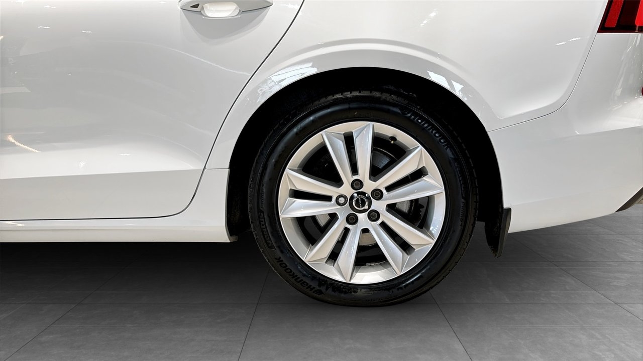 Volvo V60 2019, photo 6/10