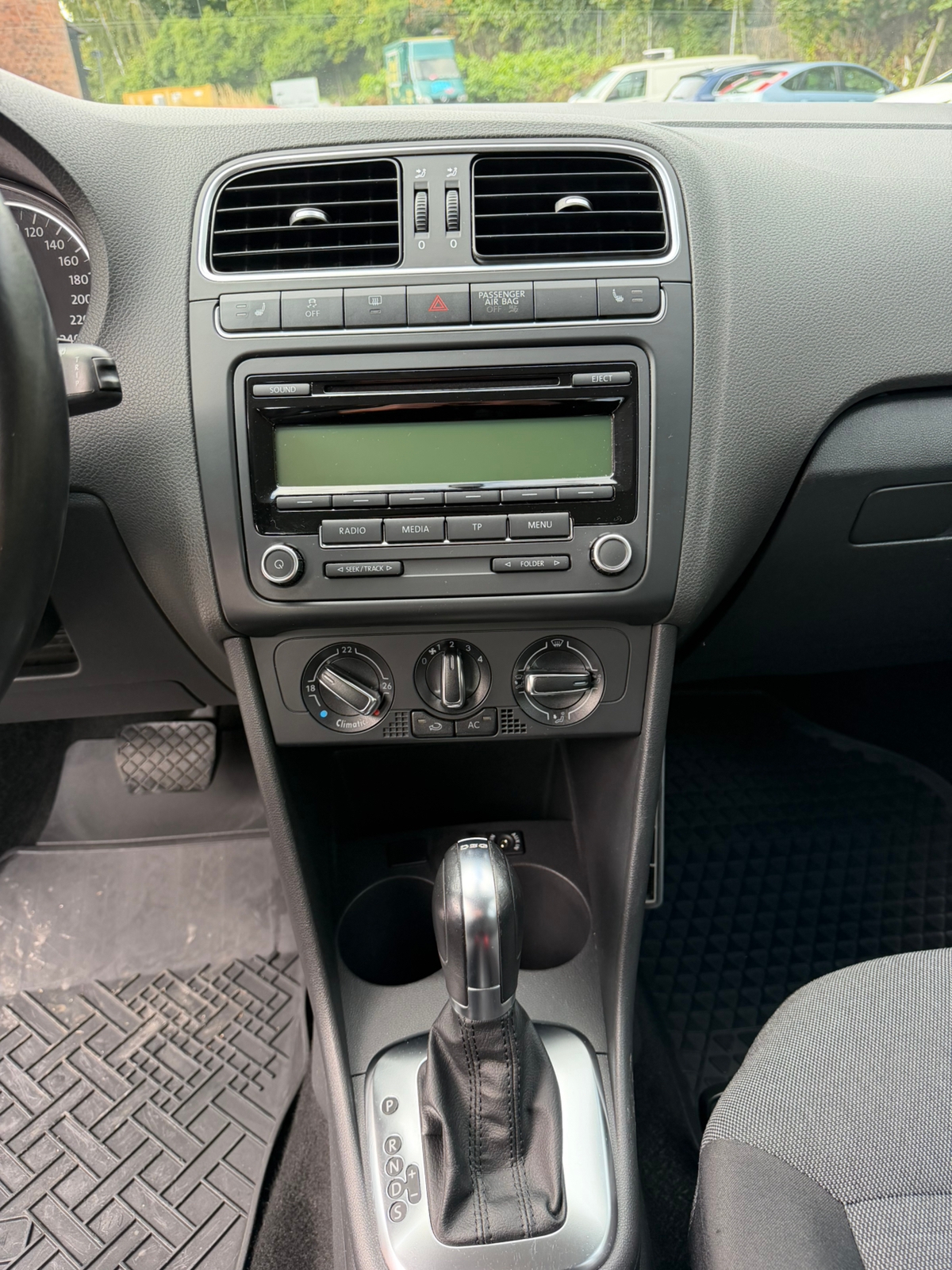Volkswagen Polo 2011, bild 7/10
