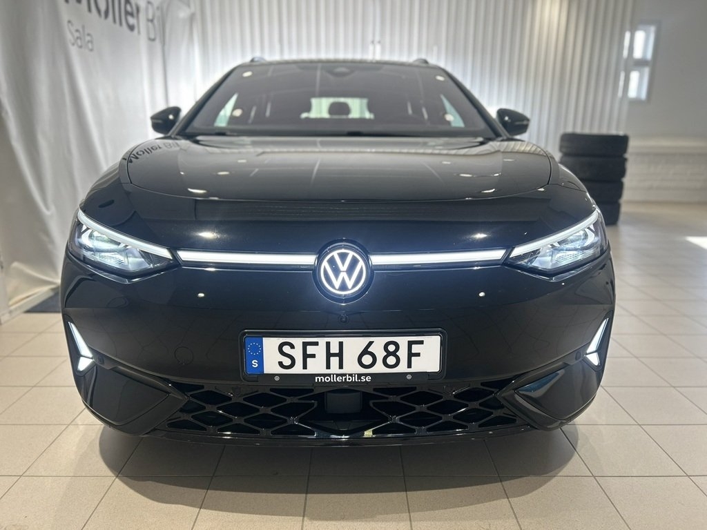 Volkswagen ID.7 Tourer GTX 340hk Drag 2025, bild 2/10