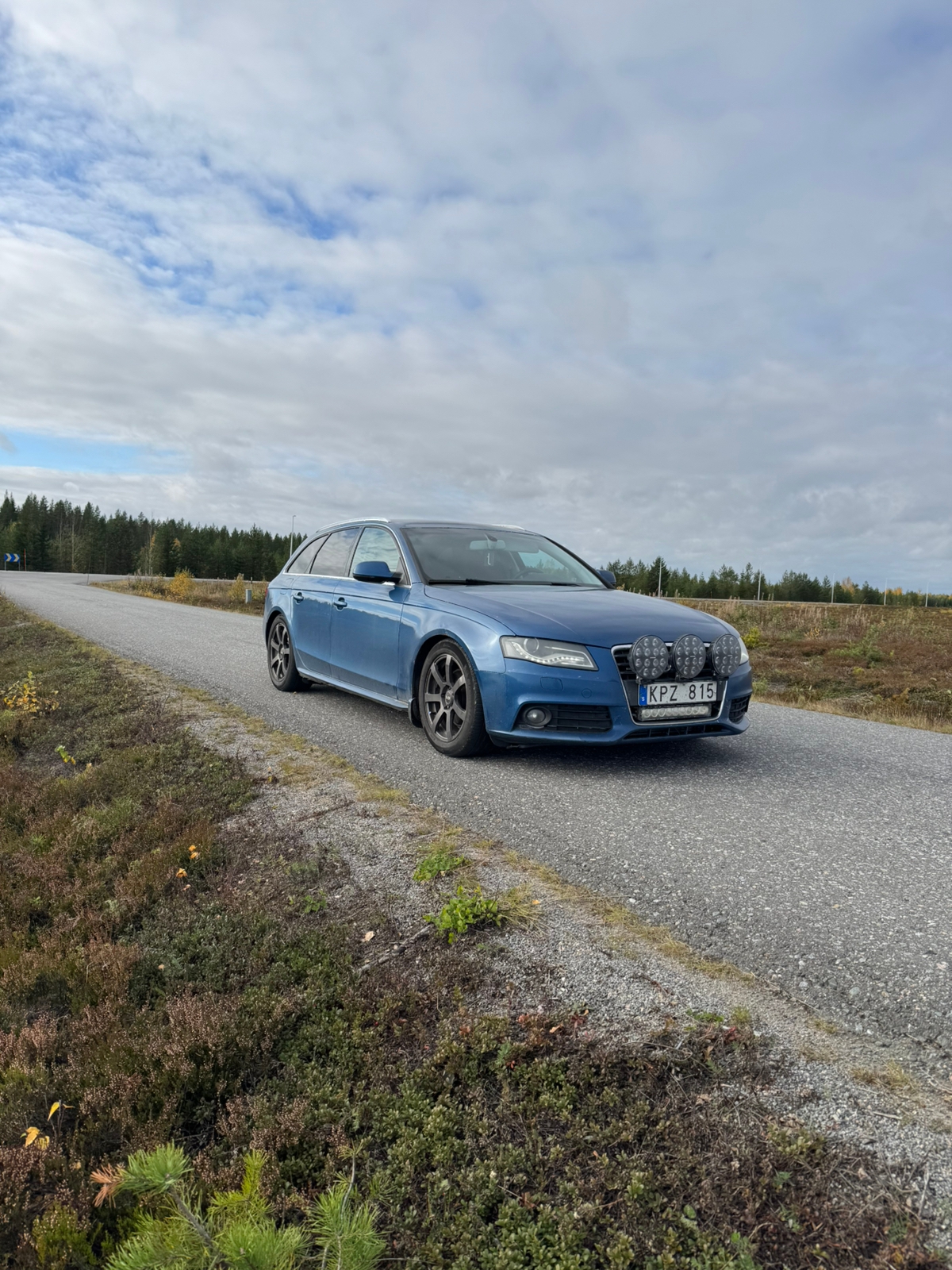Audi A4 2010, bild 2/6