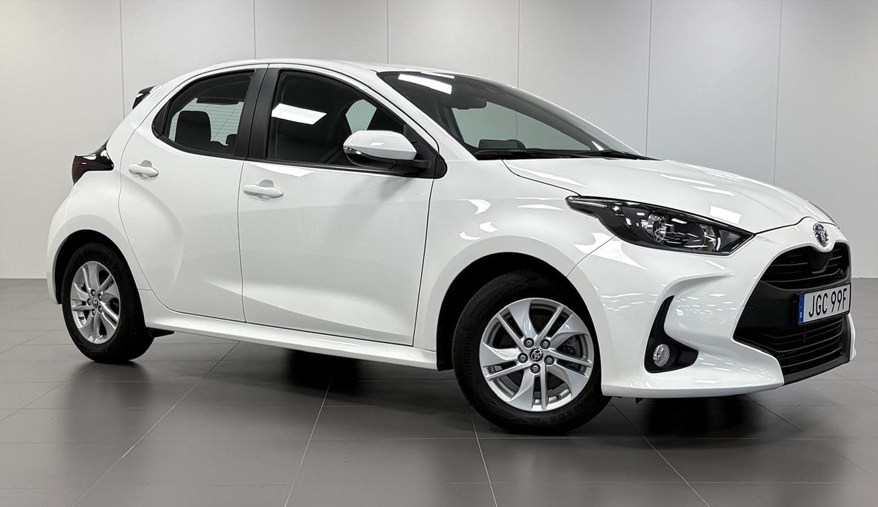 Toyota Yaris Active Hybrid 116HK 2024, photo 2/10