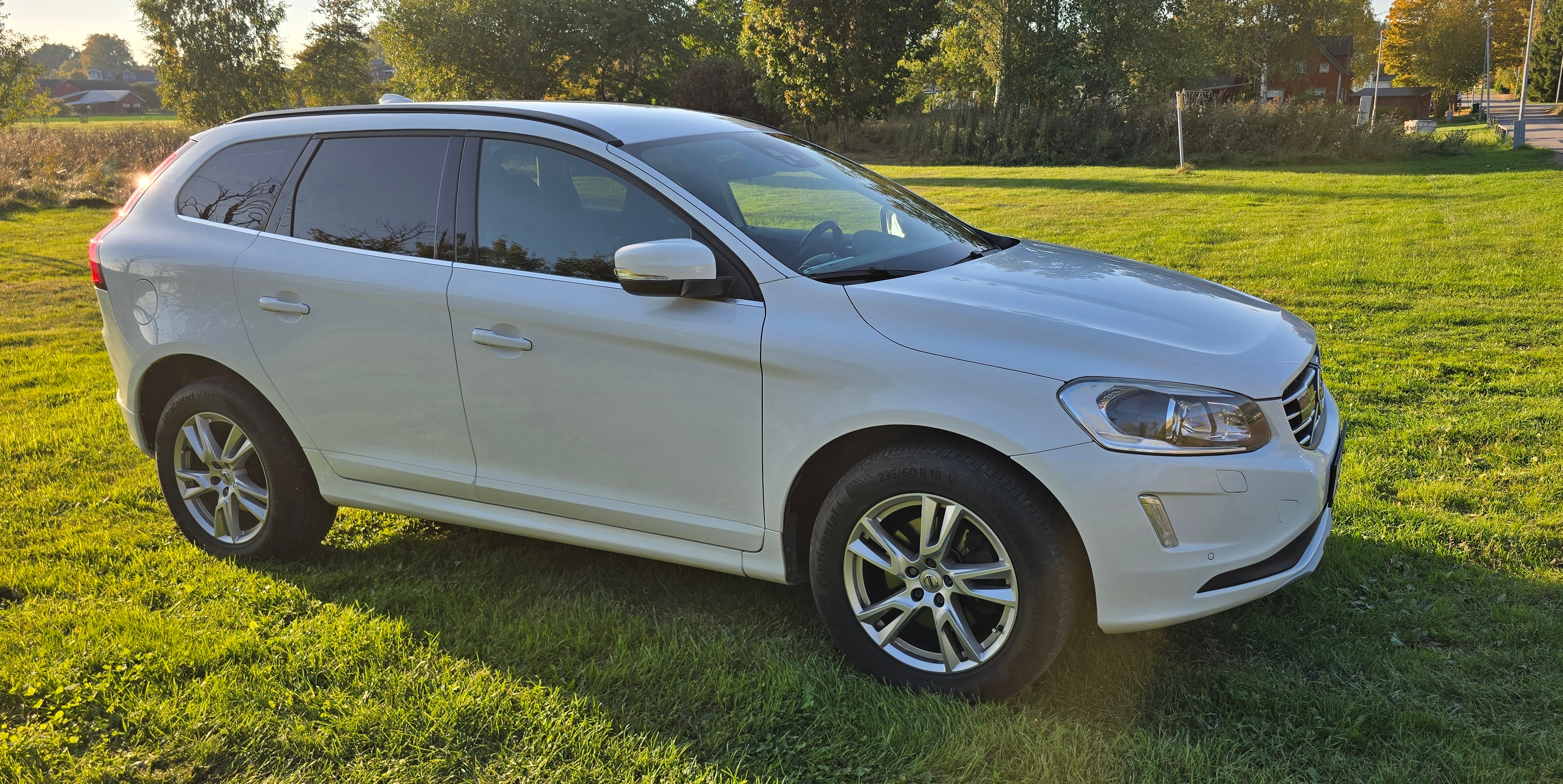 Volvo XC60 D4 AWD Geartronic 2017, photo 3/6