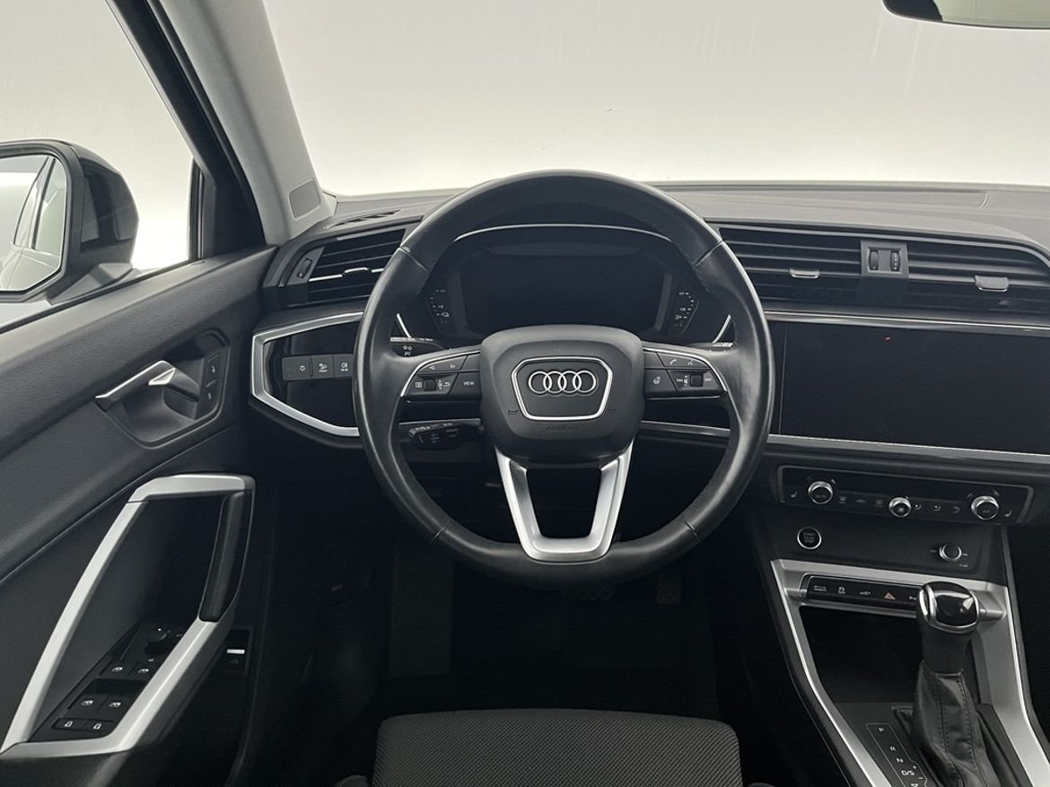Audi Q3 TFSI e 245hk S Tronic SvartOptik 2024, bild 7/10